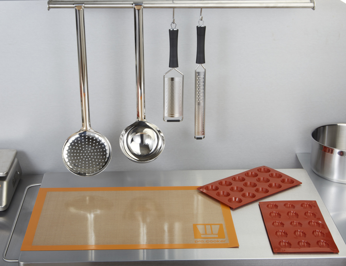 Backblech 16 kleine ovale Petit Fours Silikon GN 1/3 29,5x17,5x2 cm Pro.cooker